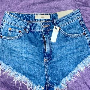 KIRI High Wasted Shorts